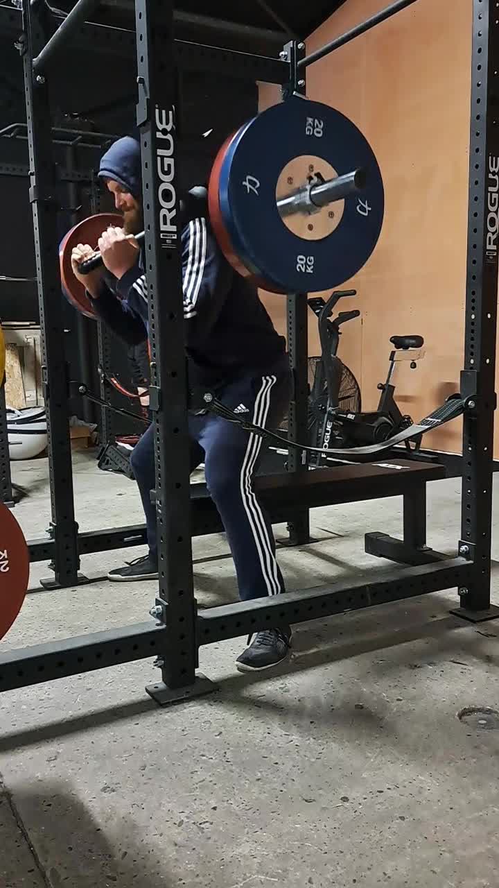 08-11-2023 110kg SSB box squat set 1