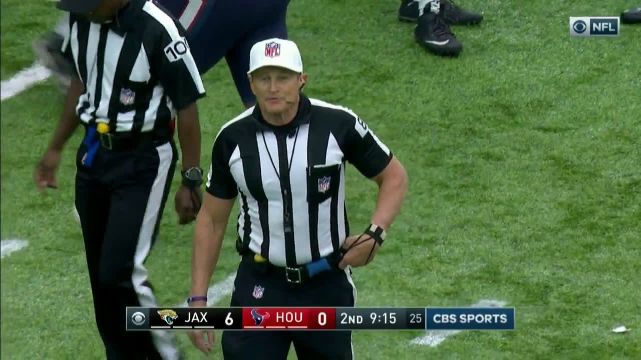 LOOK: Ed Hochuli accidentally announces a TD on incomplete pass