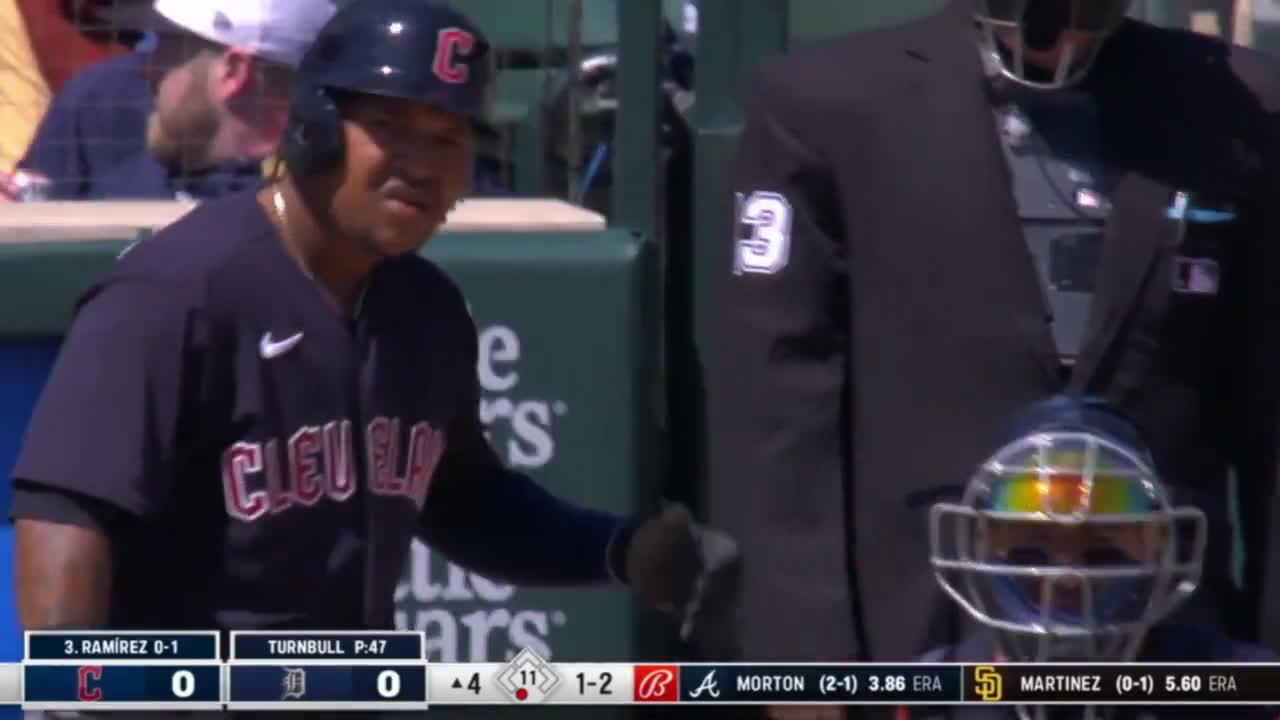 Highlight] Christian Walker annihilates a Seranthony Dominguez hanging  breaking ball to tie the game at 3 : r/baseball