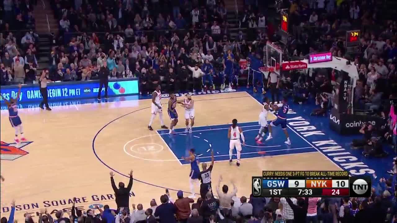 Steph Curry breaks Ray Allen's all-time NBA record for 3-pointers