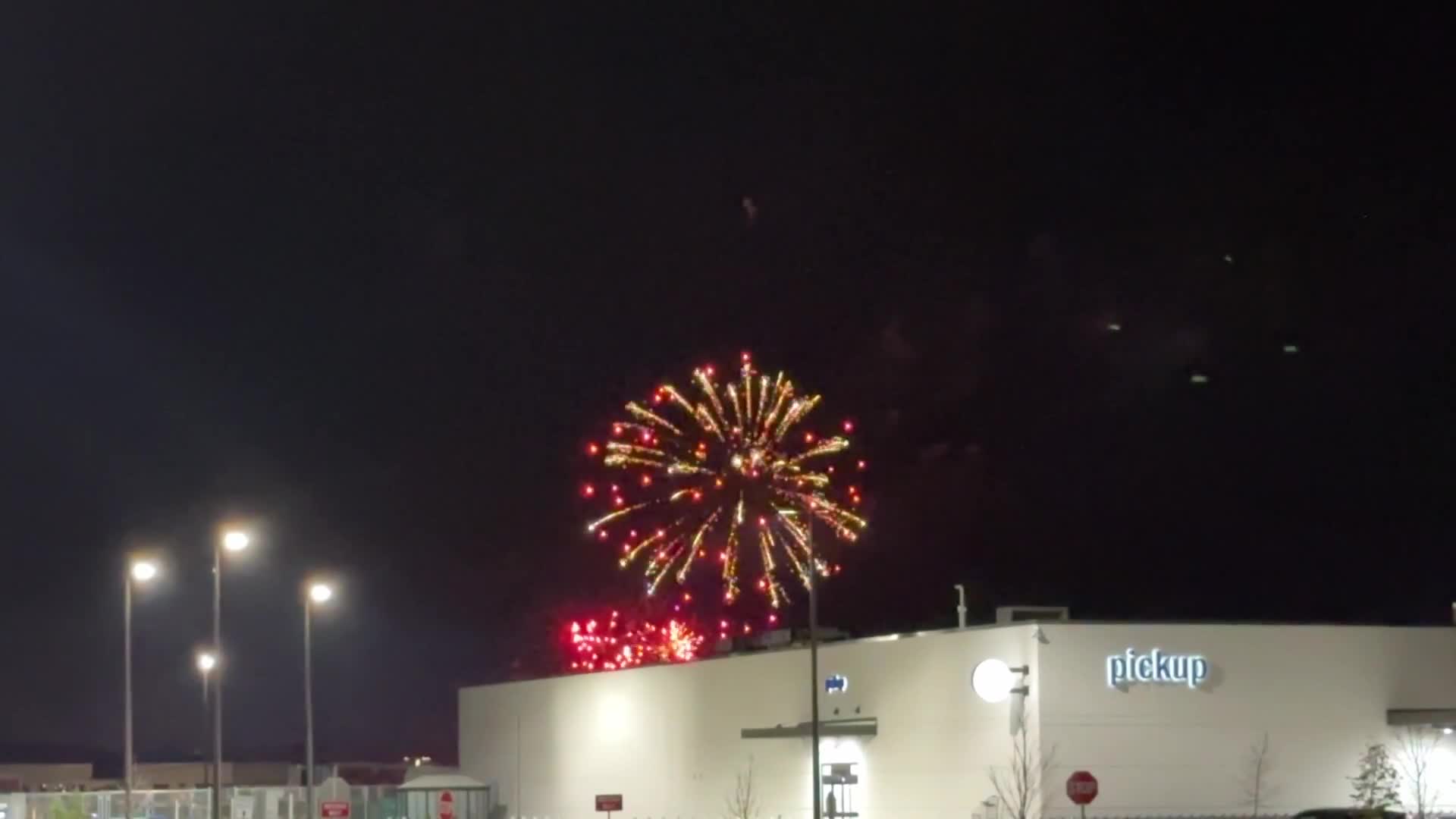 Watch HiDef: The 2023 November Rain Fireworks Display In Niles, Ohio