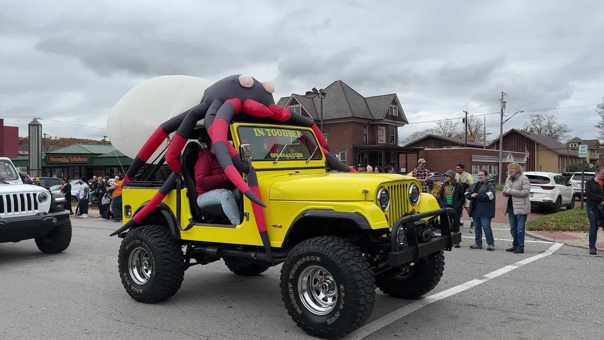 watch-hidef-the-2023-greenville-halloween-parade-in-greenville-10-28