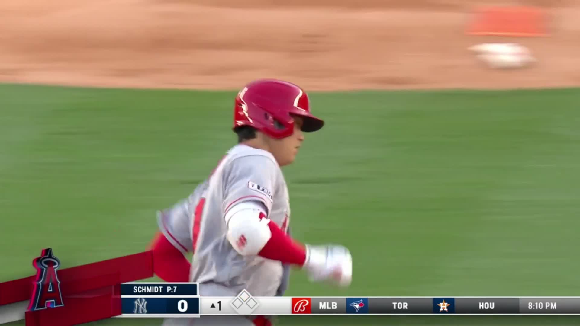 Watch: Judge robs Ohtani of home run, then hits one in Yankees