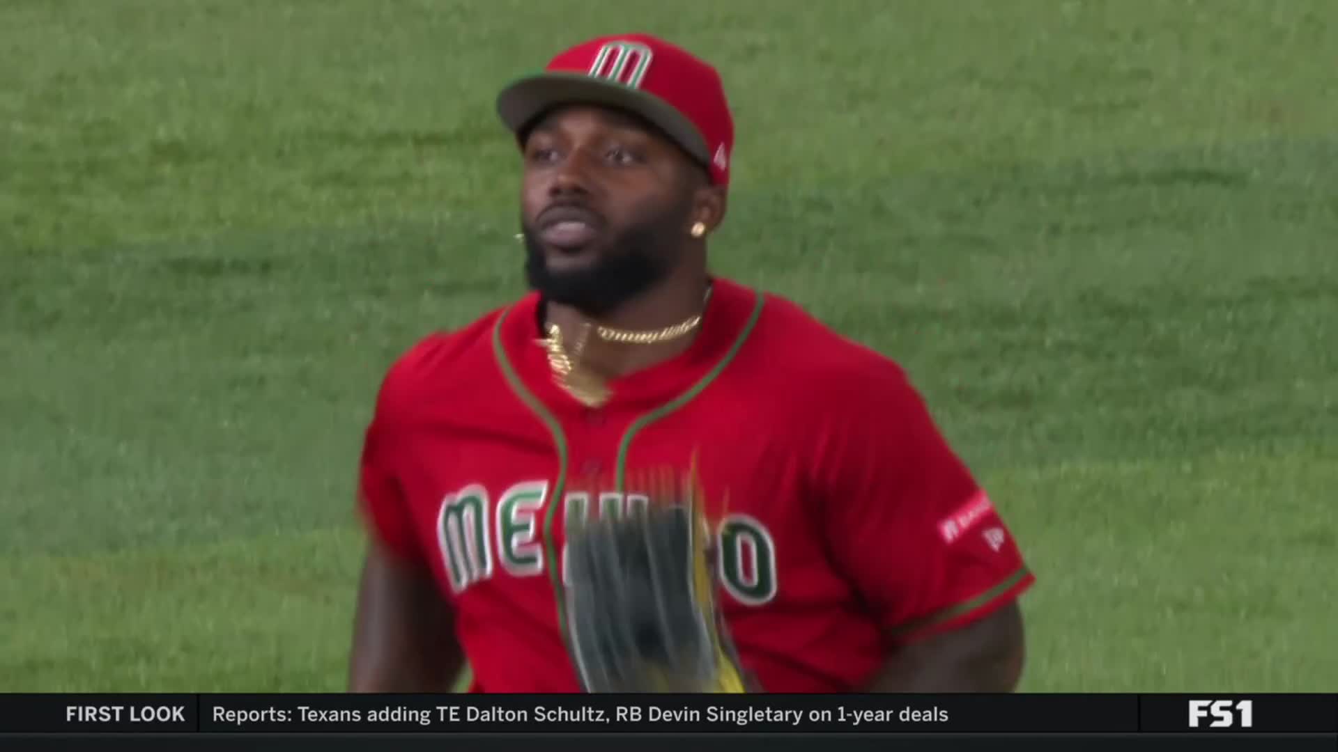 Randy Arozarena MAKES a Catch as Mexico Escape Bases-Loaded Jam!, Japan Vs  Mexico