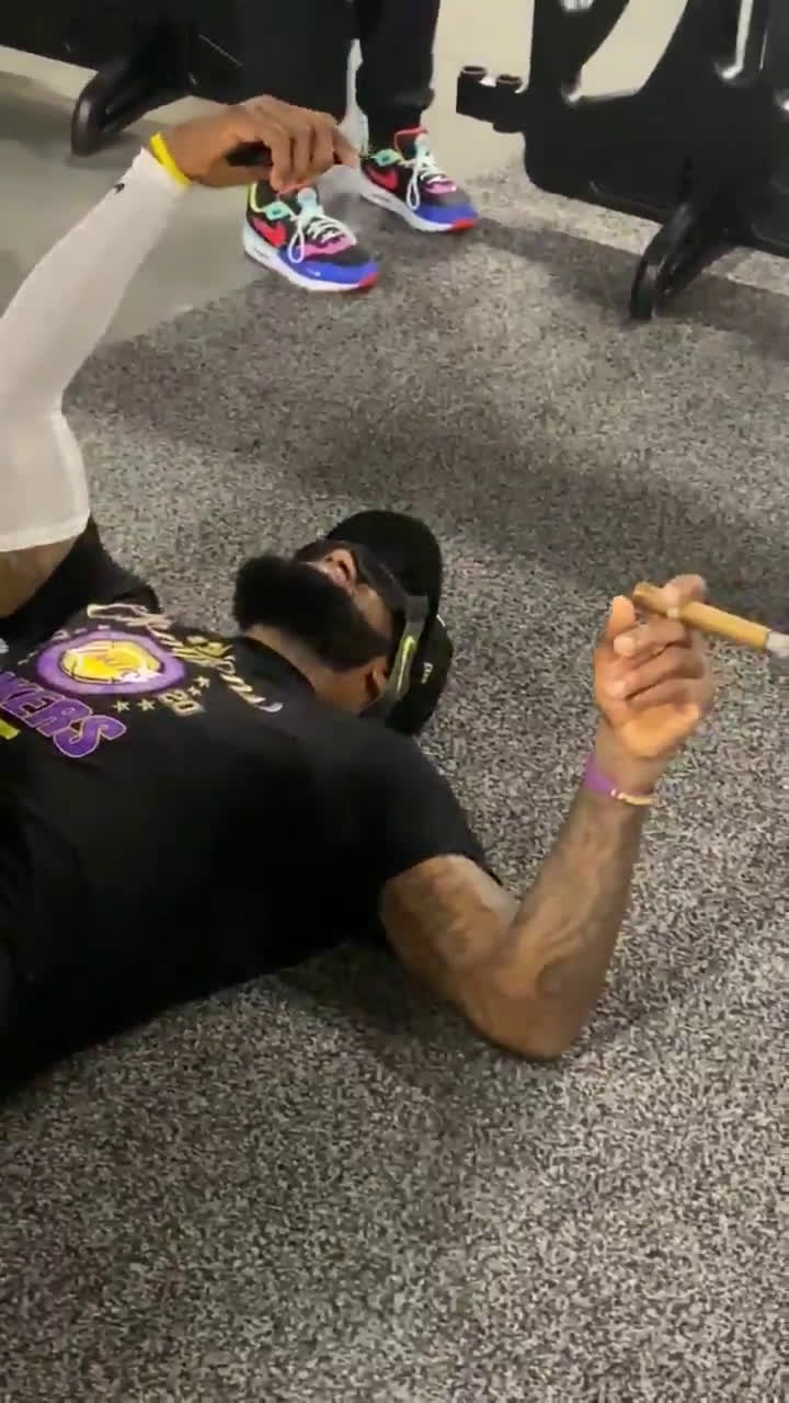 lebron cigarette lakers