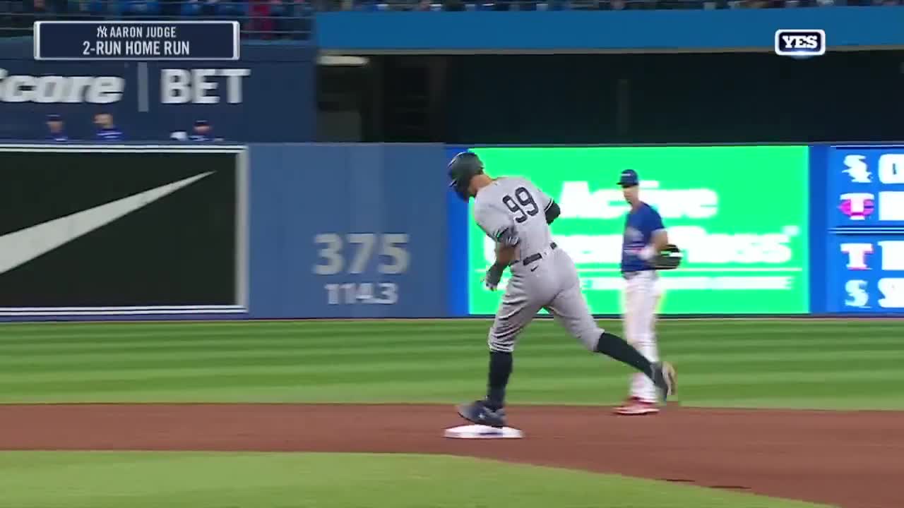 Highlight] Aaron Judge Hits His 61st HR of the MLB season, tying