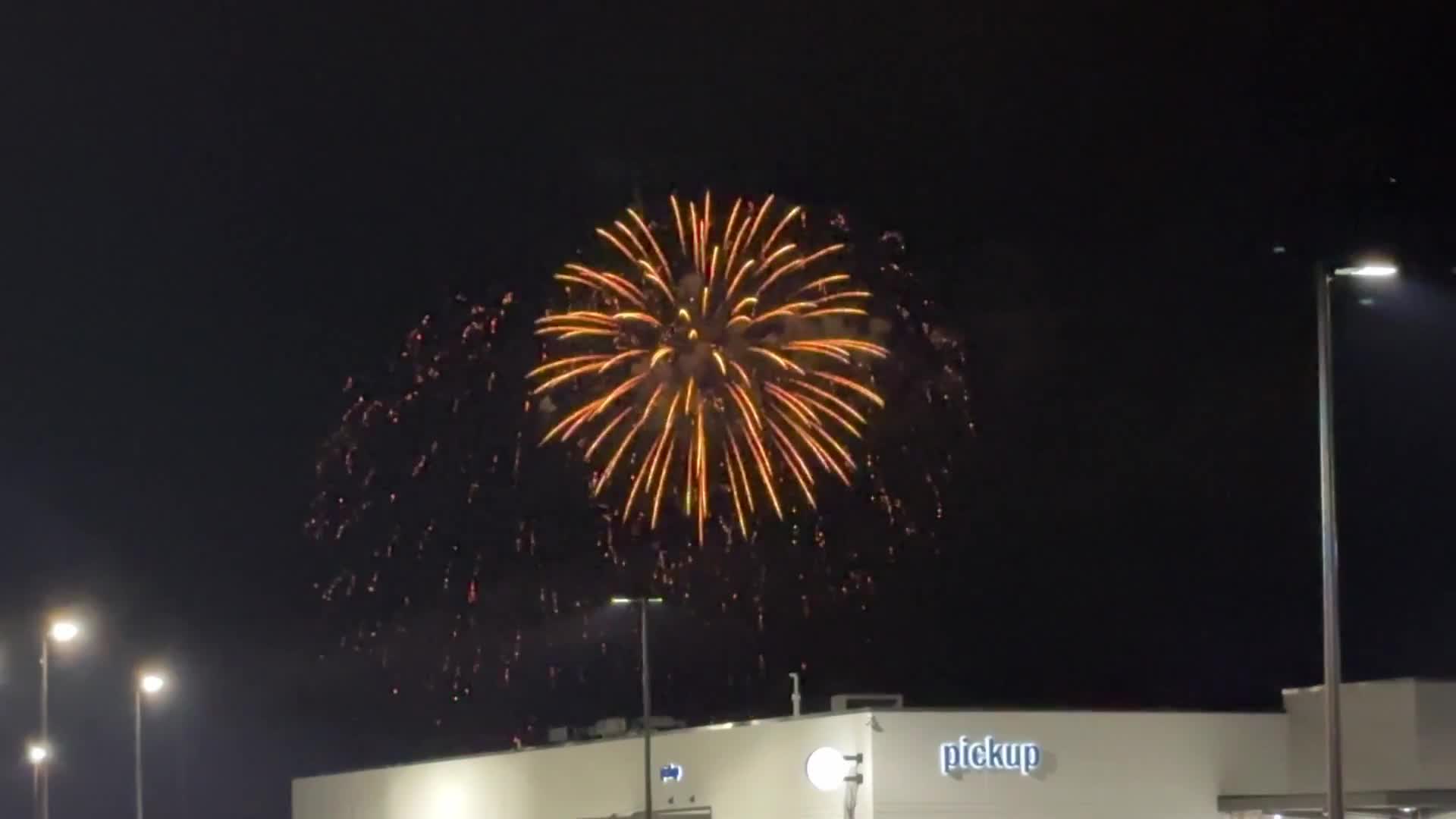 Watch HiDef: The 2023 November Rain Fireworks Display In Niles, Ohio