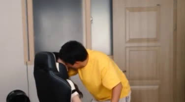 발정난 갓애견이 미쭈랑 키스하고 논란되자 미쮸탓 하면서 해명하는 영상 | Streamable