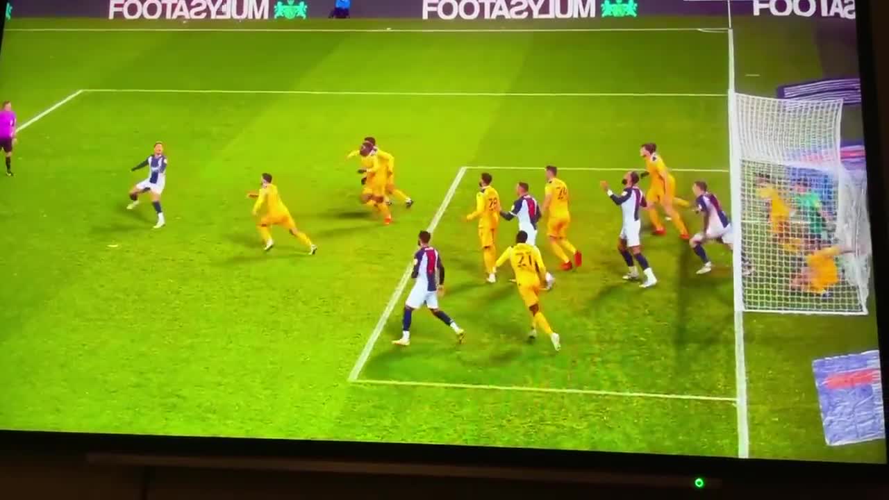 Video: Andy Carroll with a crazy goal-line save vs West Brom!