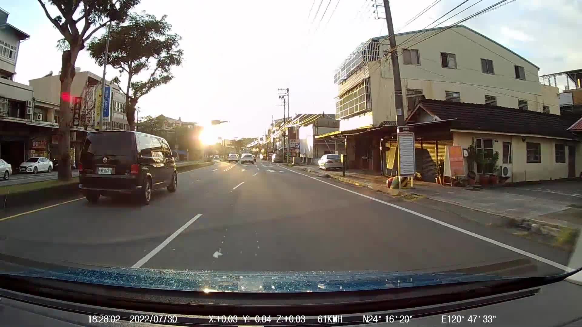 Re: [問題] 直行車道突然變成左轉專用道