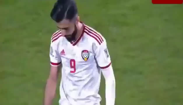 動画 Uaeのサポーターがイランの選手にペットボトルをぶつける アジアカップ準決勝で観客席からピッチに投げ込まれる 動画 Uaeのサポーターがイランの選手にペットボトルをぶつける アジアカップ準決勝で観客席からピッチに投げ込まれる