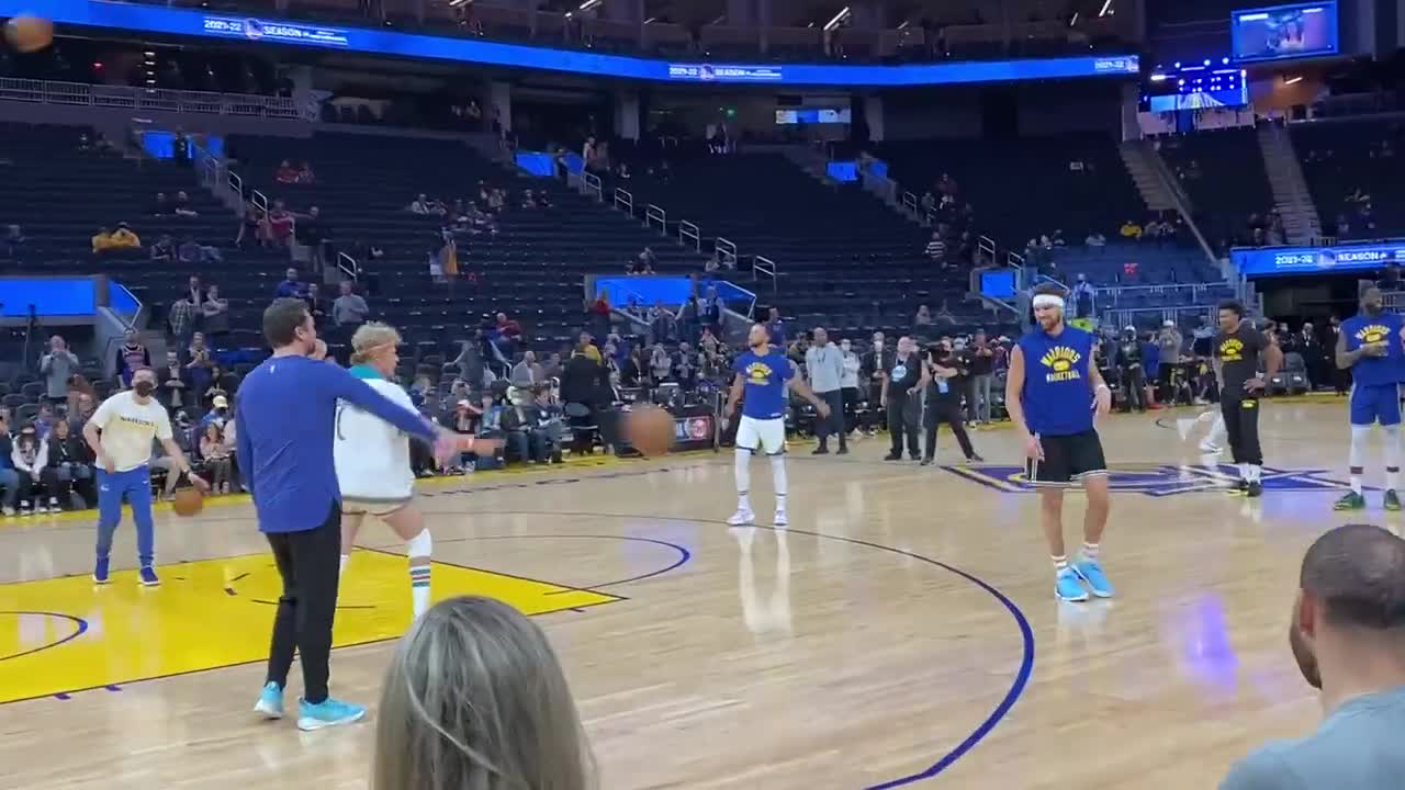 Will Ferrell dresses as 'Semi-Pro' character at Warriors game