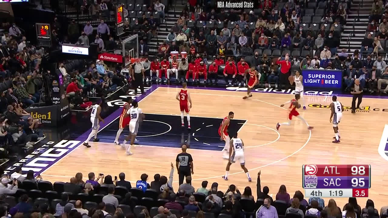 Hawks, Huerter make clutch plays in crucial win over Kings