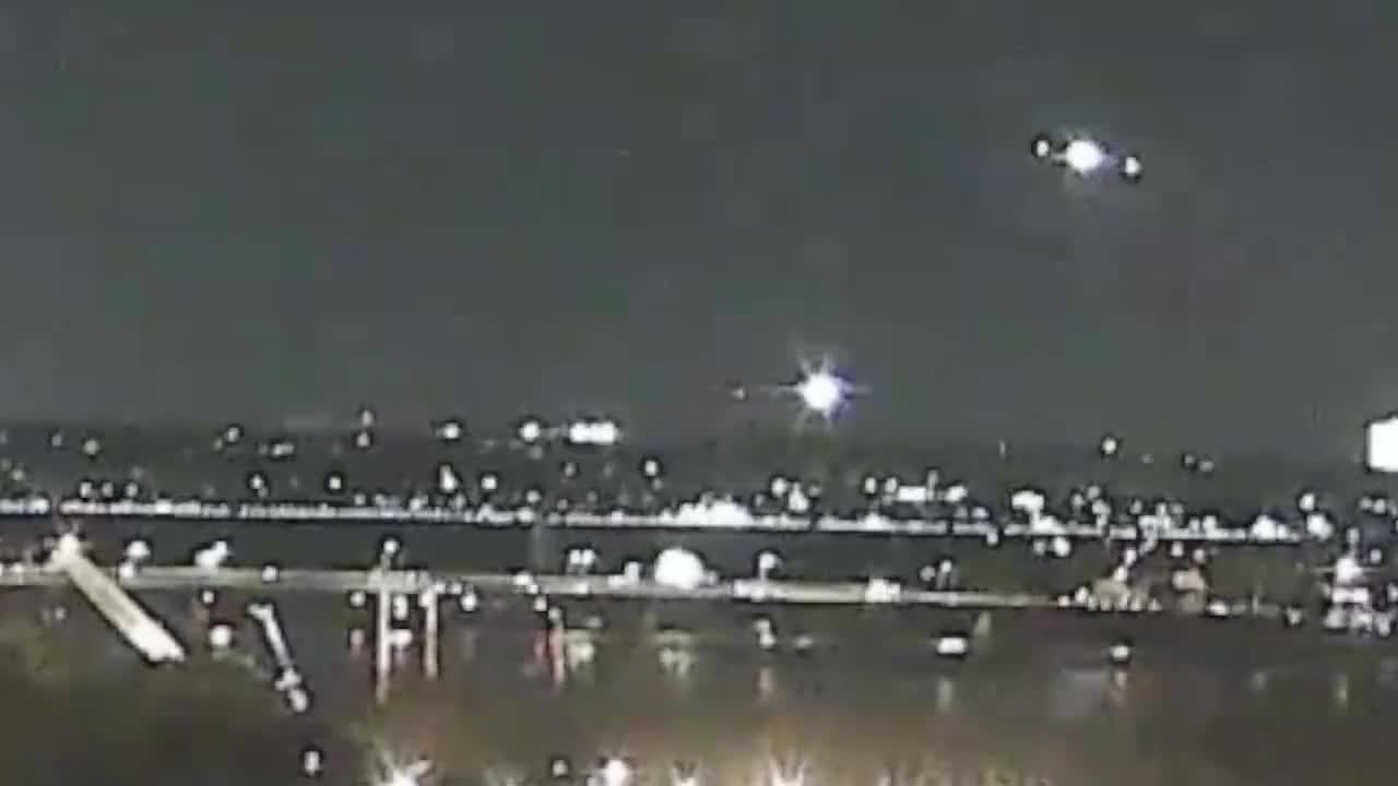 BNO News - BREAKING: Video shows 2 aircraft colliding over the Potomac River in Washington, D.C.