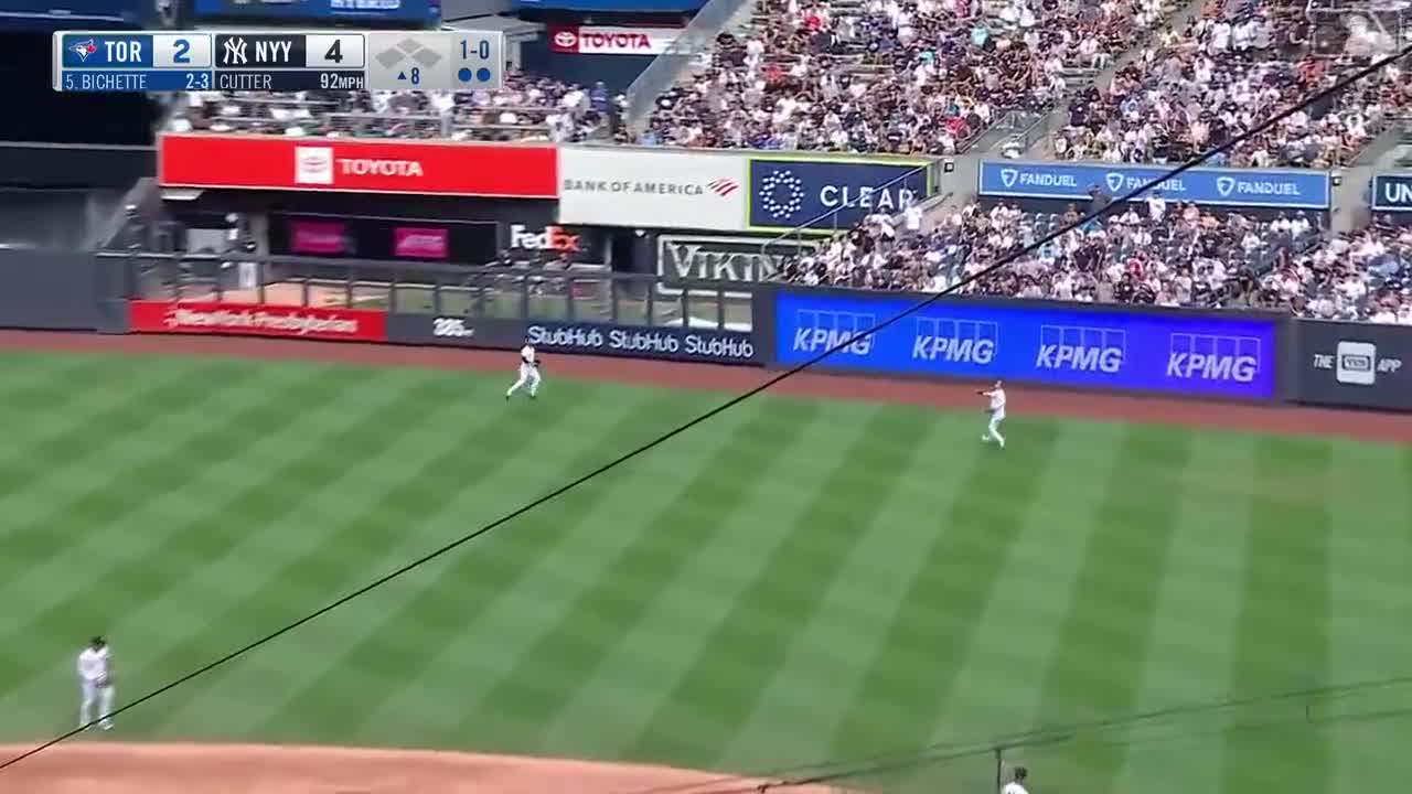 NYM@MIL]: Pete Alonso breaks the silence with a towering three run homer  off Corbin Burnes to put the Mets up 3-0 in the top of the 4th : r/baseball