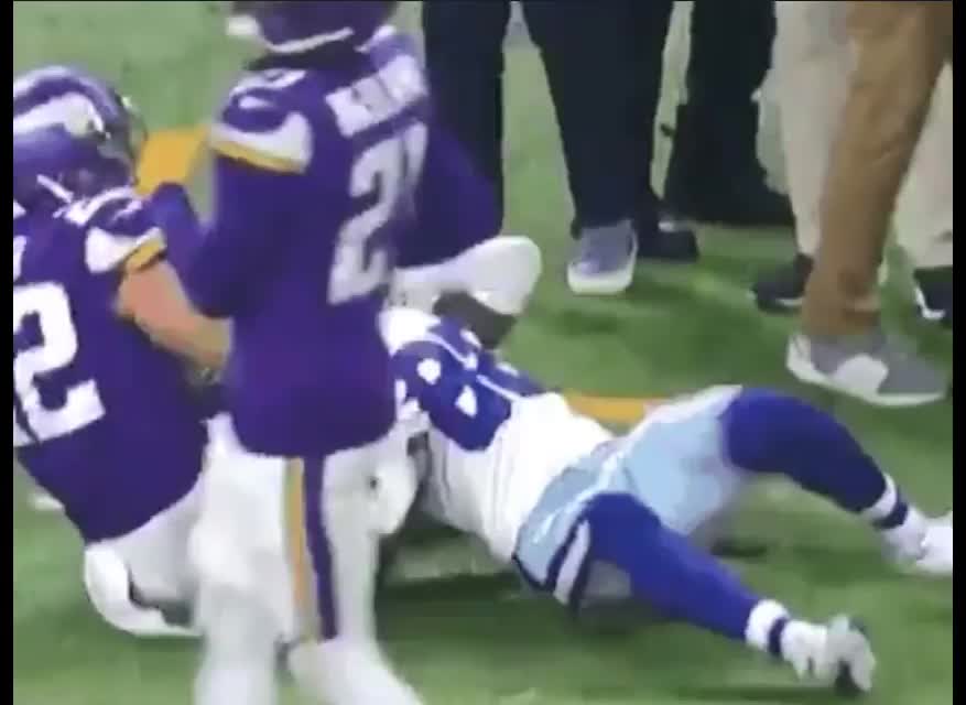 Harrison Smith Chokes out Ceedee Lamb. No Penalty. #trash : r/cowboys