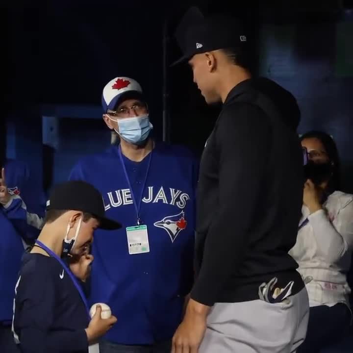 9 Year Old kid who was given a Aaron Judge homerun ball meets Aaron Judge  and tears ensue : r/baseball