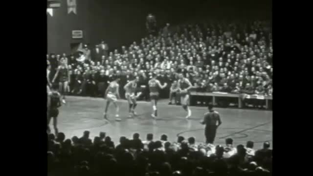 Mitchell&Nessレイカーズ ジョージ・マイカンレジェンド ハイライト] ジョージ・マイカン | 珍しい1940年代のハイライト : r/nba