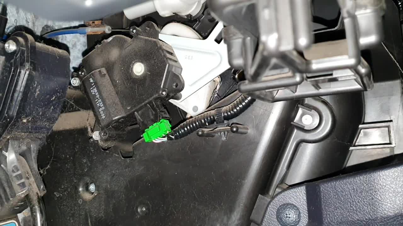 Air mix motor driver side (video) Honda CRV Owners Club Forums