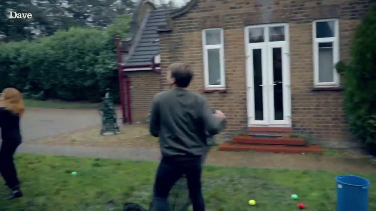 Taskmaster S8 EP8 | Sian Gibson and Joe Thomas Catch Balls | Dave