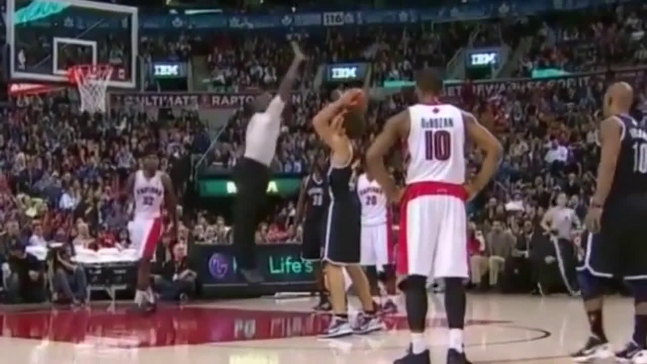 Compilation of NBA refs getting ridiculously overzealous for no reason at  all : r/nba