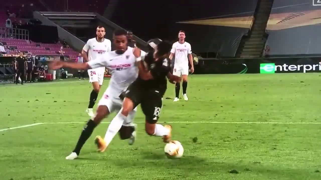 Video Bruno Fernandes Blatant Dive Vs Sevilla Witty Futty
