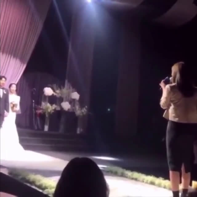 [閒聊] 草娥參加友人婚禮演唱祝歌