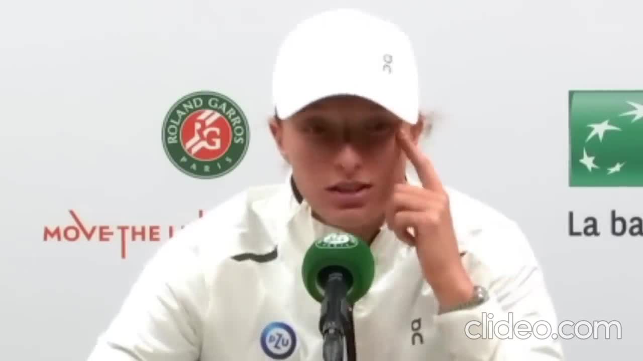 y2mateis -iga-swiatek-was-not-happy-with-reporter-after-bagel-question-2ktomwh_sfl6VSiX