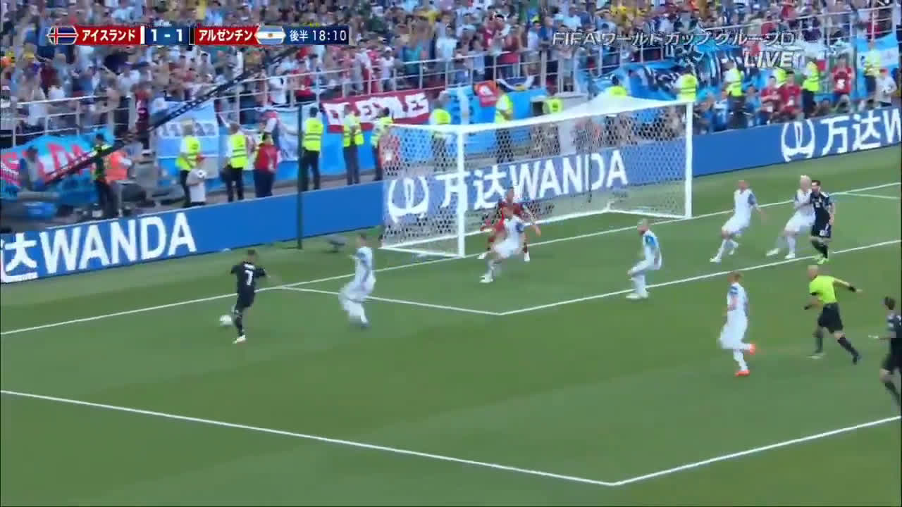動画 アイスランド戦でアルゼンチンのメッシがpkを失敗 インサイドでコースを狙うもgkハルドルソンがストップ