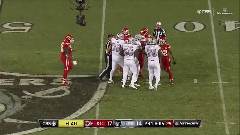 Raiders RB Marshawn Lynch ejected for pushing official