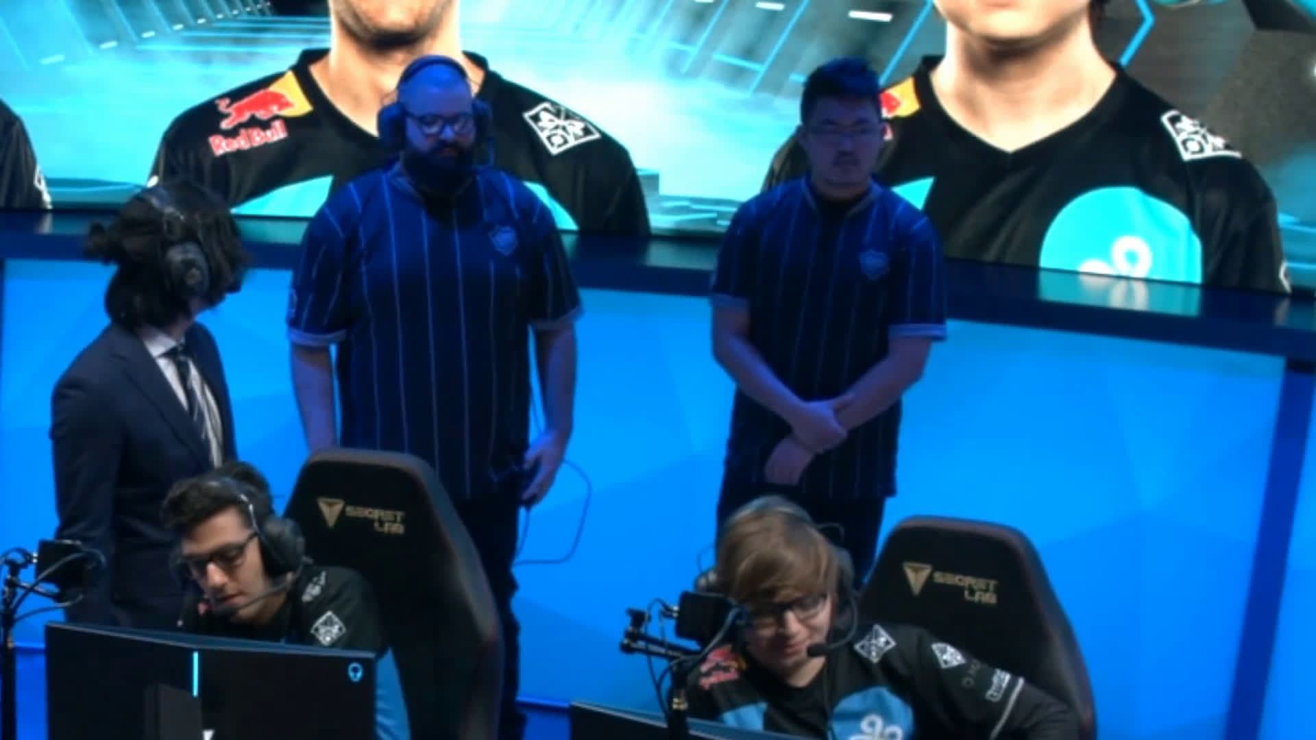 League of Legends player has a question of the refs