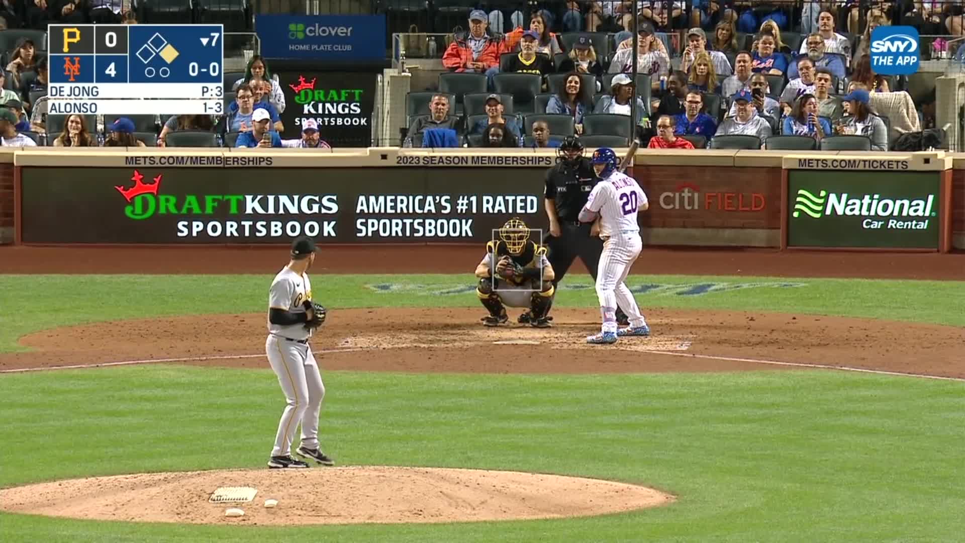 Mets announcers respond to Ozzie Albies fracturing his pinky. : r/Braves