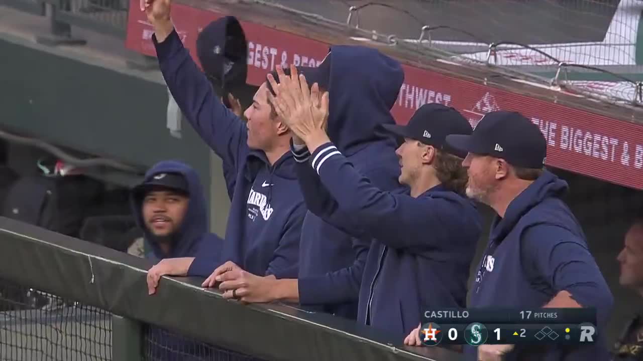 Watch MLB - Home run robbery by Luke Raley | Streamable