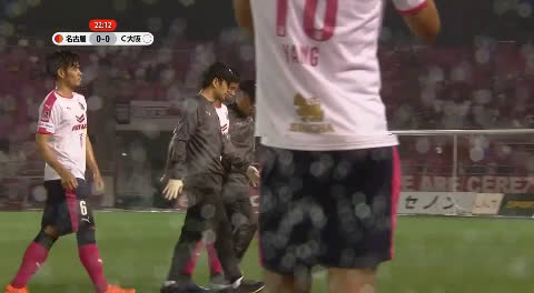 動画 名古屋戦でセレッソの清武弘嗣が負傷交代 ロシアw杯を前に怪我で離脱か 自ら歩いてベンチに退く 動画 名古屋戦でセレッソの清武弘嗣が負傷交代 ロシアw杯を前に怪我で離脱か 自ら歩いてベンチに退く