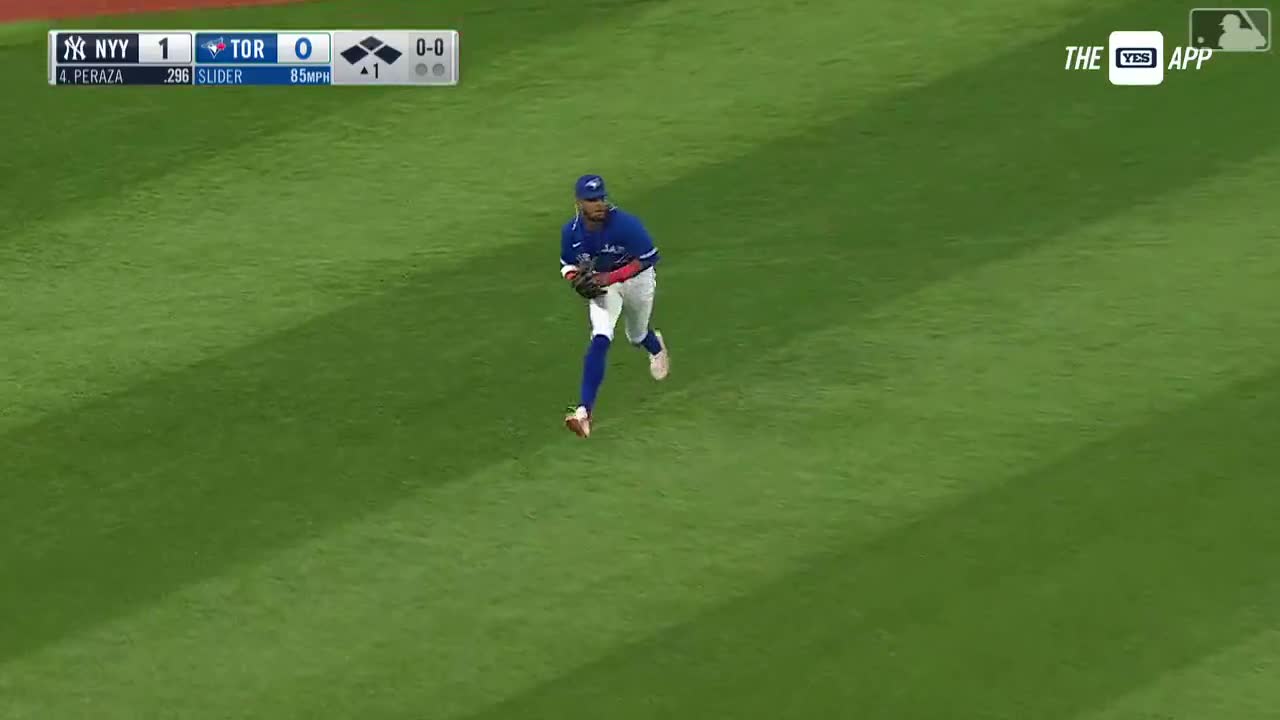 Vladimir Guerrero Jr. hits an absolute laser 117.5mph for a 447ft