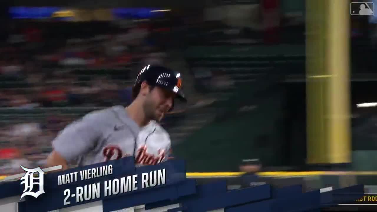 Highlight] Mookie Betts hits a game-tying home run off Josh Hader