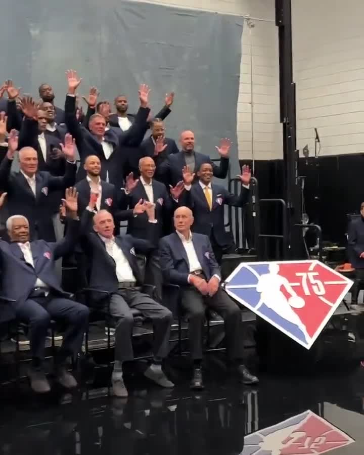 Video of the NBA's legends posing for a photo for the NBA's 75th Anniversary  : r/nba