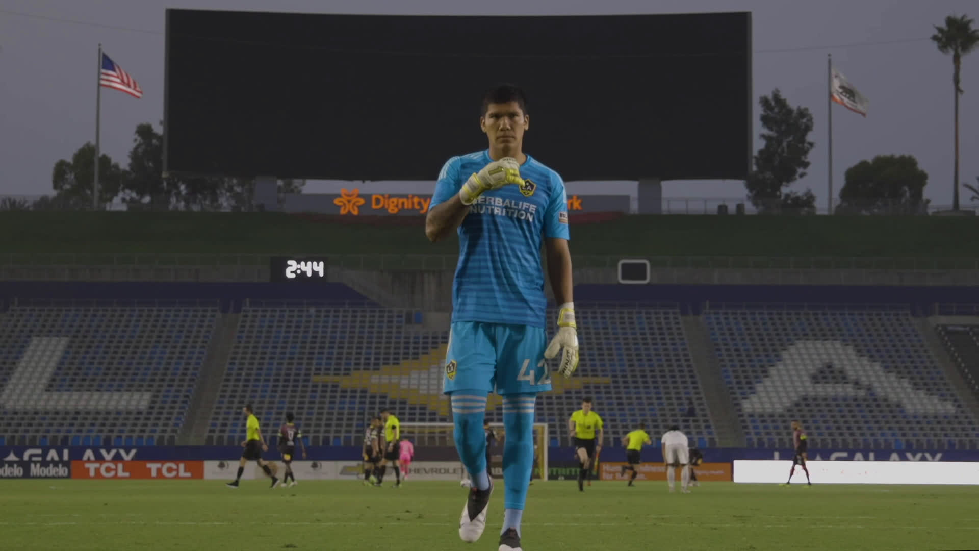 LA Galaxy re-sign goalkeeper Jonathan Klinsmann