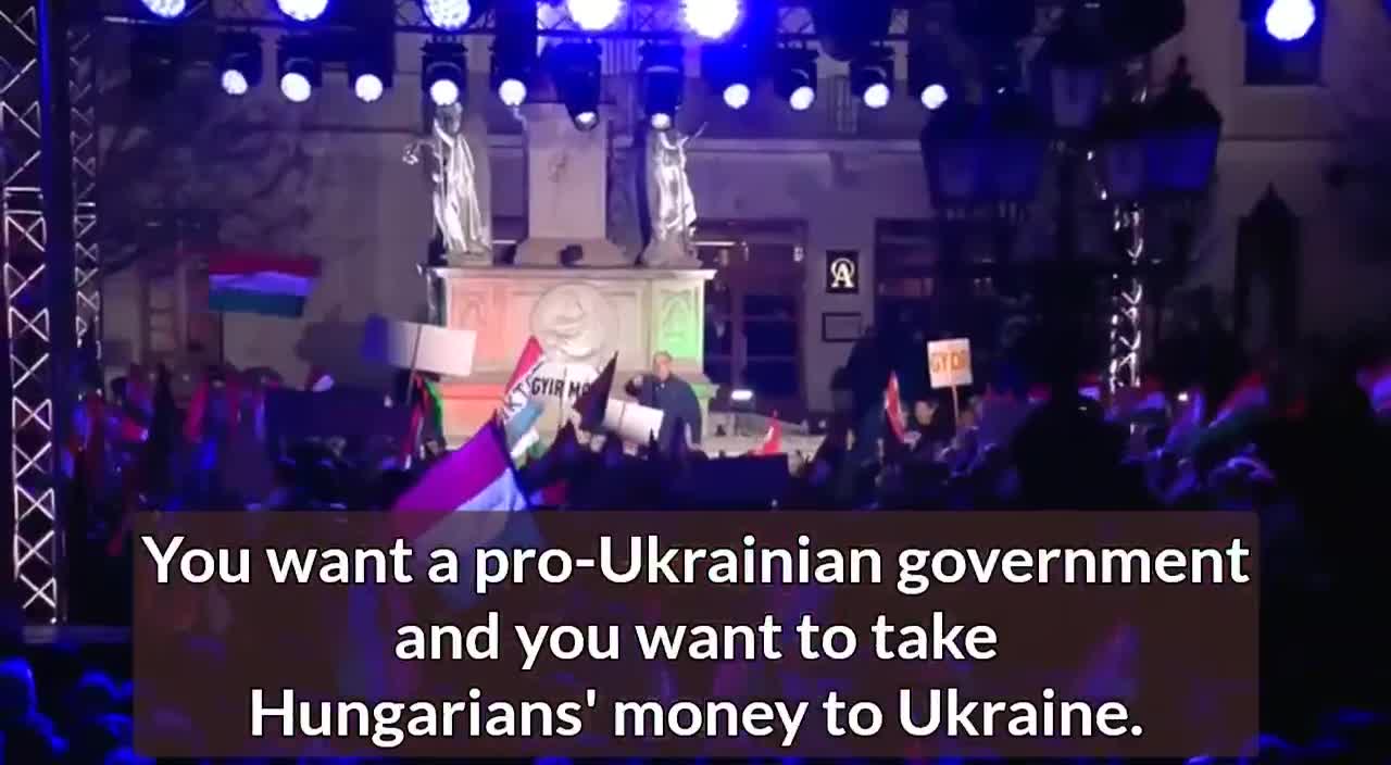 Orbán został wygwizdany na własnym wiecu wyborczym w mieście Győr. W odpowiedzi stracił panowanie nad sobą, zaczął wyzywać protestujących i oskarżać ich o promowanie ukraińskich interesów. „Promujecie ukraińskie interesy! Chcecie ukrainofilskiego rządu i dajecie Ukrainie