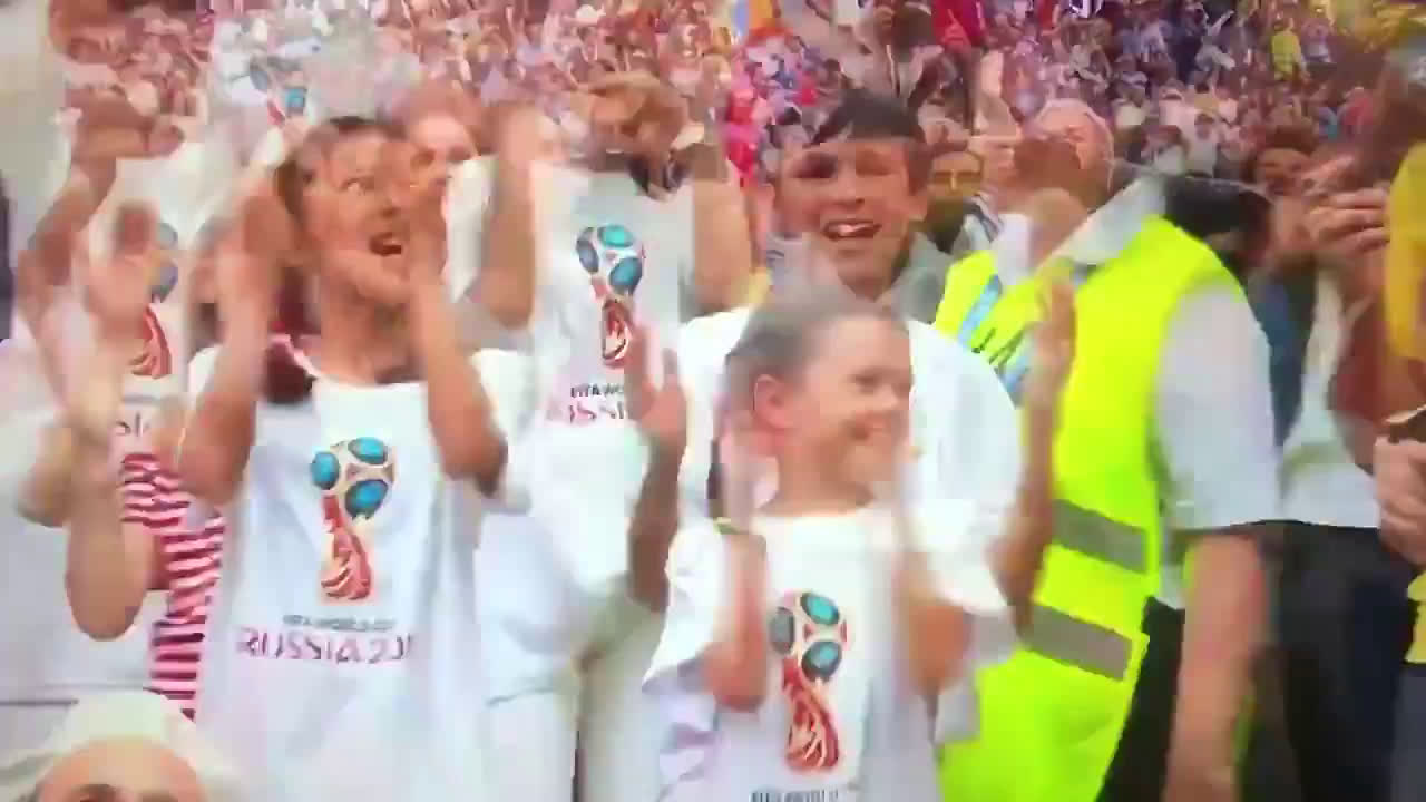 動画 ロシアw杯の閉会式でロナウジーニョが登場 フランスvsクロアチアの決勝を前にサプライズの演出に会場も大歓声ｗｗｗ