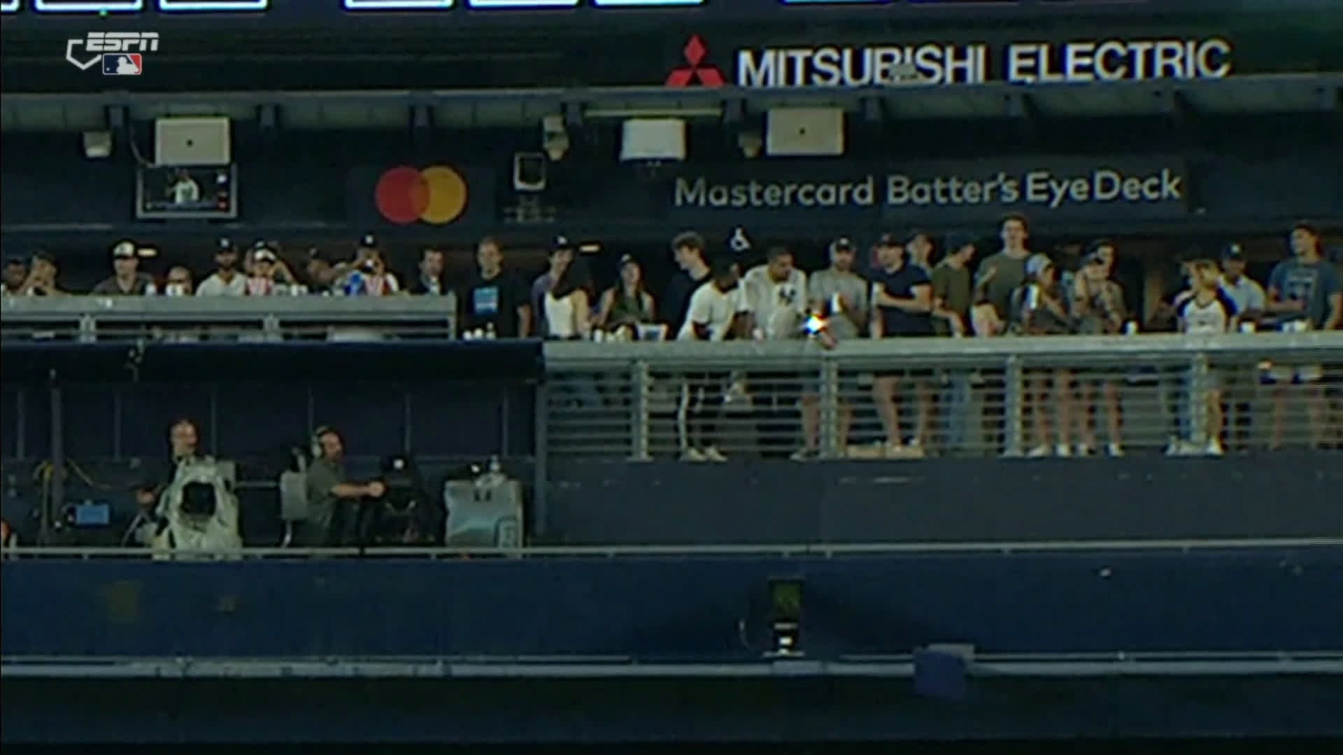 Unexplainable 'flashing' light disrupts Yankees-Red Sox game
