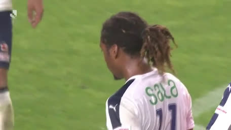 動画 鹿島アントラーズ戦でアダイウトンとロドリゲスが口論に 試合後のピッチでジュビロ磐田の選手同士が仲間割れ 動画 鹿島アントラーズ戦でアダイウトンとロドリゲスが口論に 試合後のピッチでジュビロ磐田の選手同士が仲間割れ