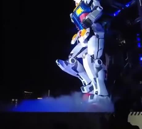 夜に動く実物大ガンダムが格好良い 海外の反応 Babymetalize 夜に動く実物大ガンダムが格好良い 海外の反応 Babymetalize