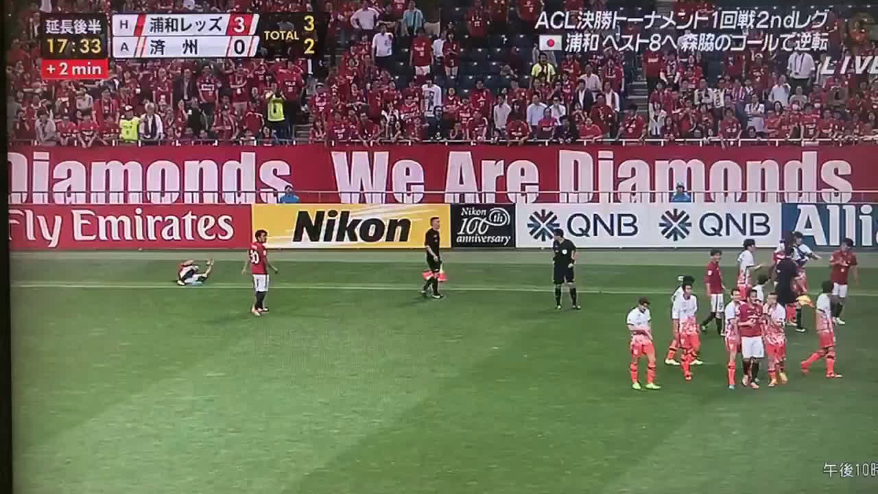 海外の反応 恥ずべきだ 韓国済州のサブがベンチから飛び出し肘打ち 非難殺到 浦和の逆転勝利後も済州選手大暴れ No Footy No Life