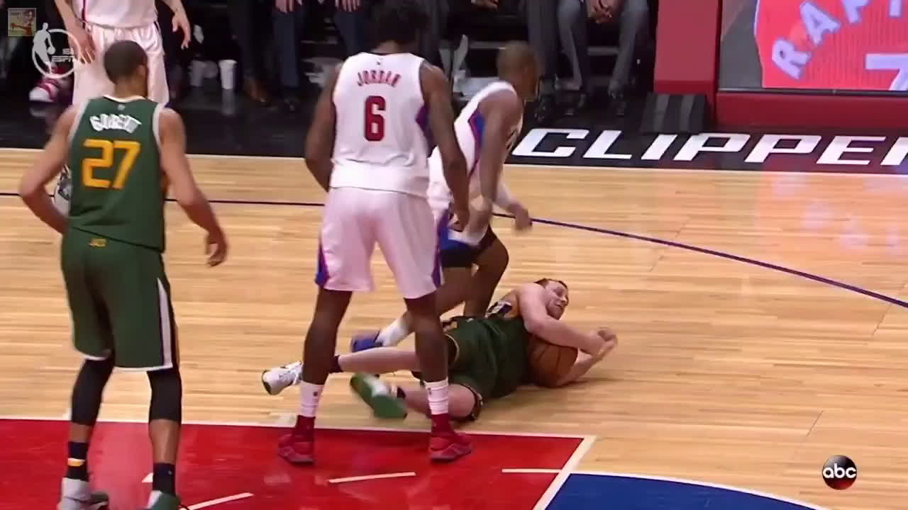 CP3 angry kick