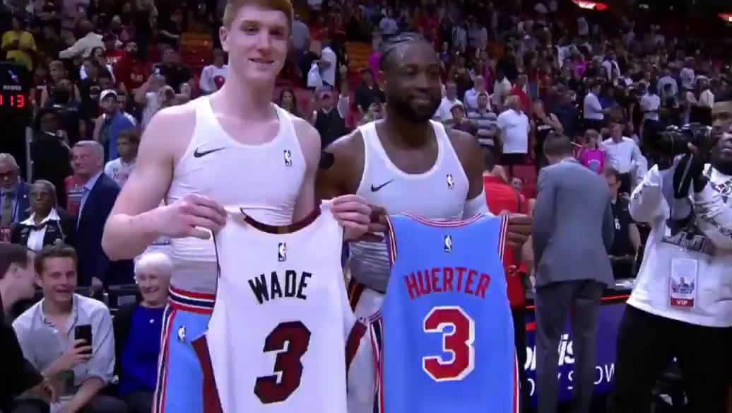 Dwyane Wade swaps jersey with Kevin 