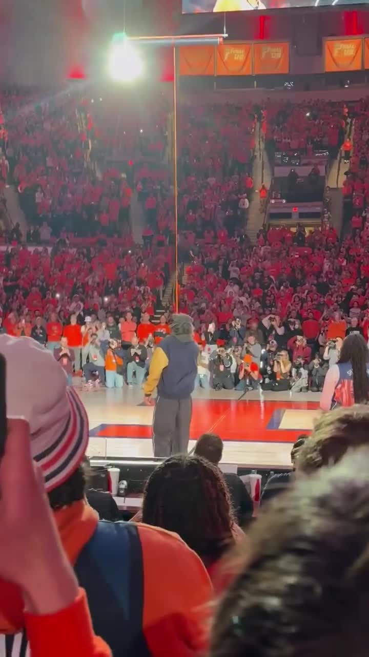 Watch Mark Stephens - How embarrassing #Illini | Streamable