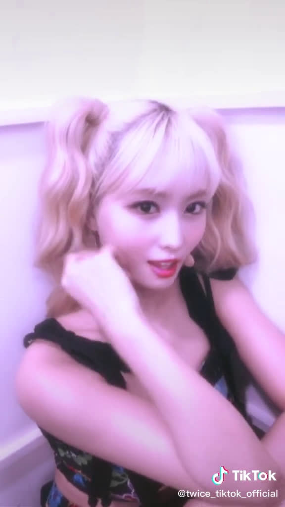 0626 Twice Tiktok Update Momo Supporting Sunmi S New Song Pporappippam 보라빛 밤