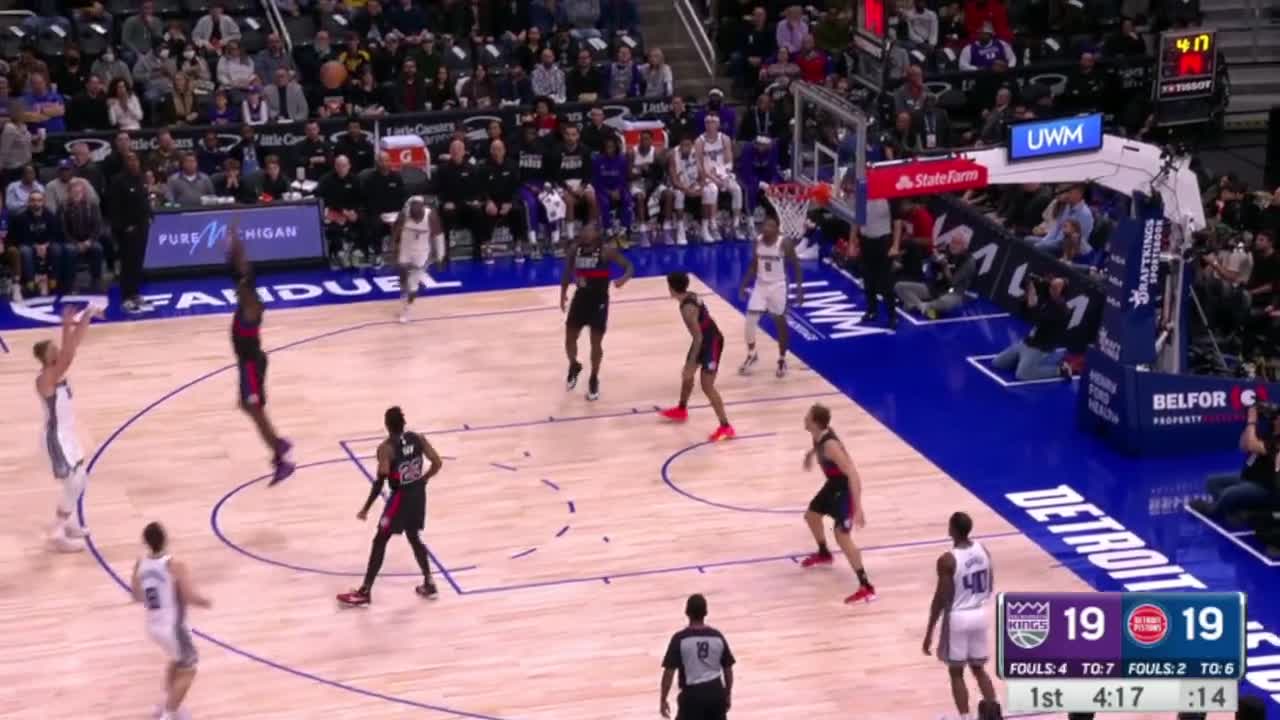 [Highlight] Ja Morant with a sweet no-look behind the back pass to Santi  Aldama for the triple : r/nba
