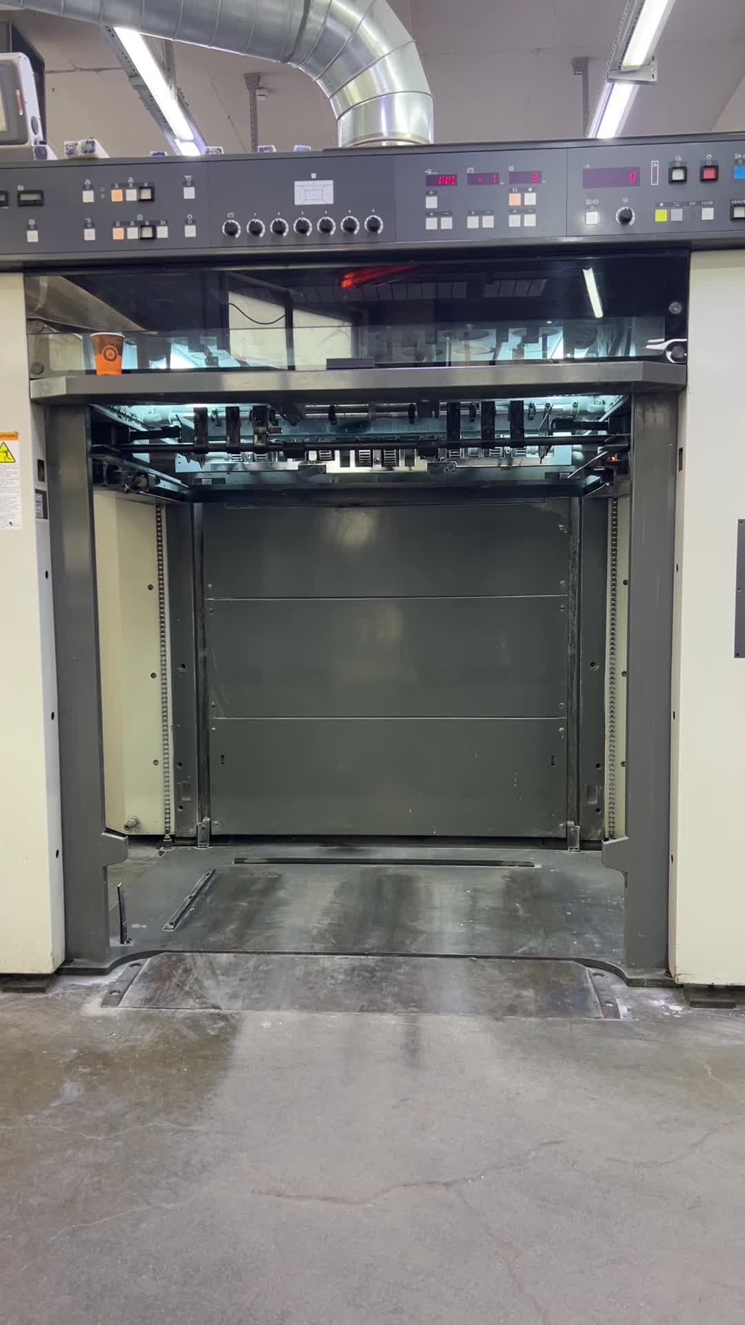 Watch 7DB81120-4787-469F-8315-E2998E58A0C4 | Streamable